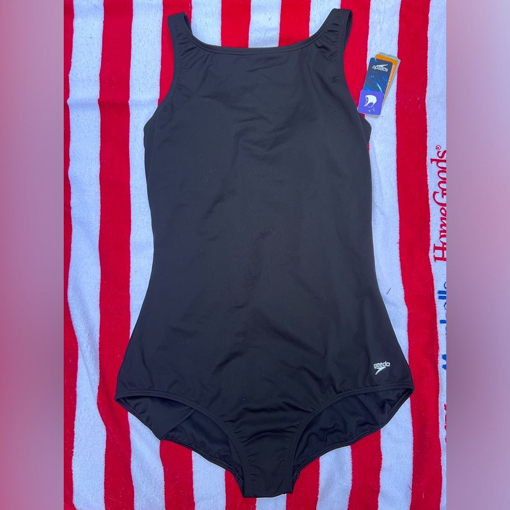 Speedo women’s one piece bathing suit Size 16